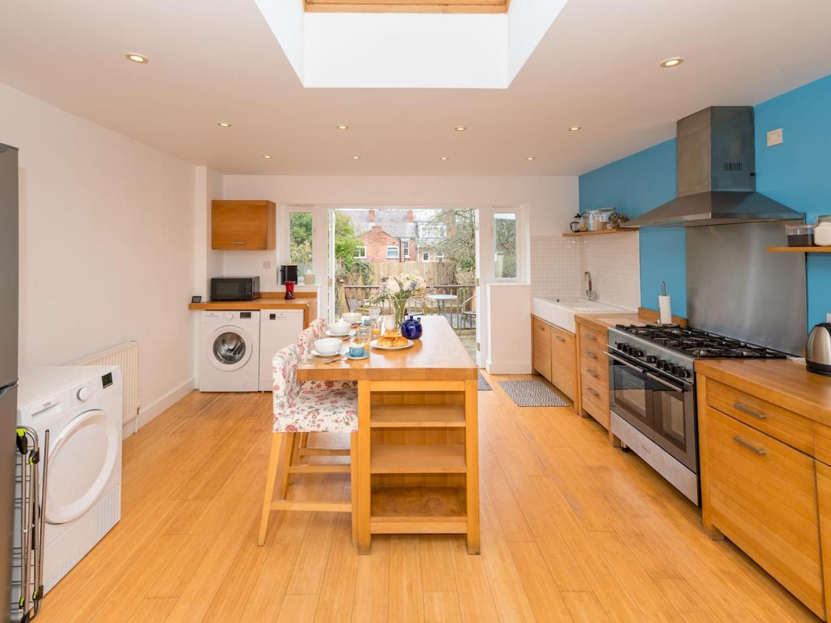 Pass The Keys 3 Storey Townhouse Shrewsbury Exteriör bild