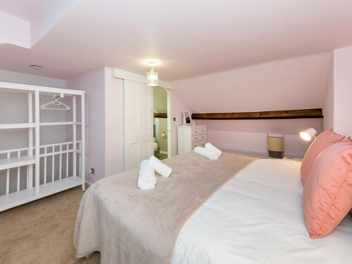 Pass The Keys 3 Storey Townhouse Shrewsbury Exteriör bild