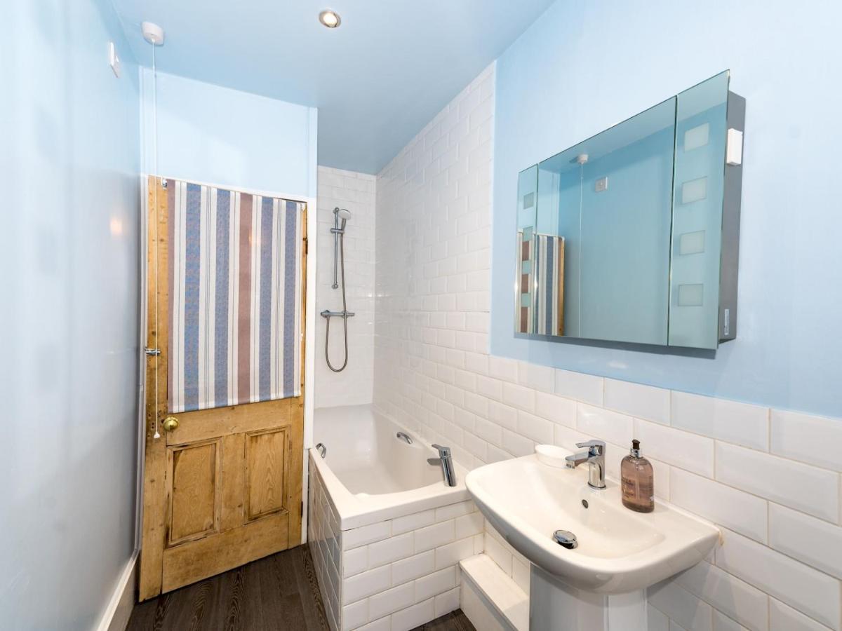 Pass The Keys 3 Storey Townhouse Shrewsbury Exteriör bild