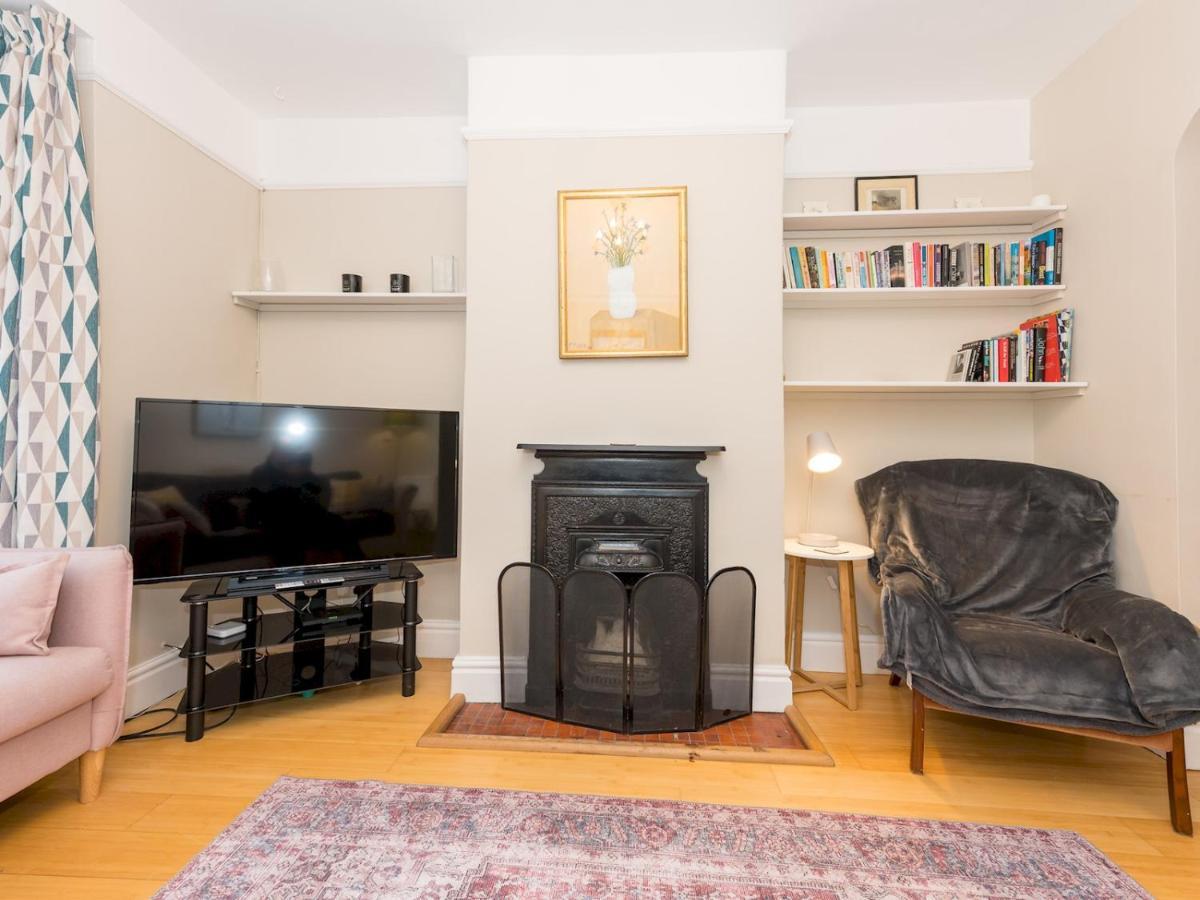 Pass The Keys 3 Storey Townhouse Shrewsbury Exteriör bild
