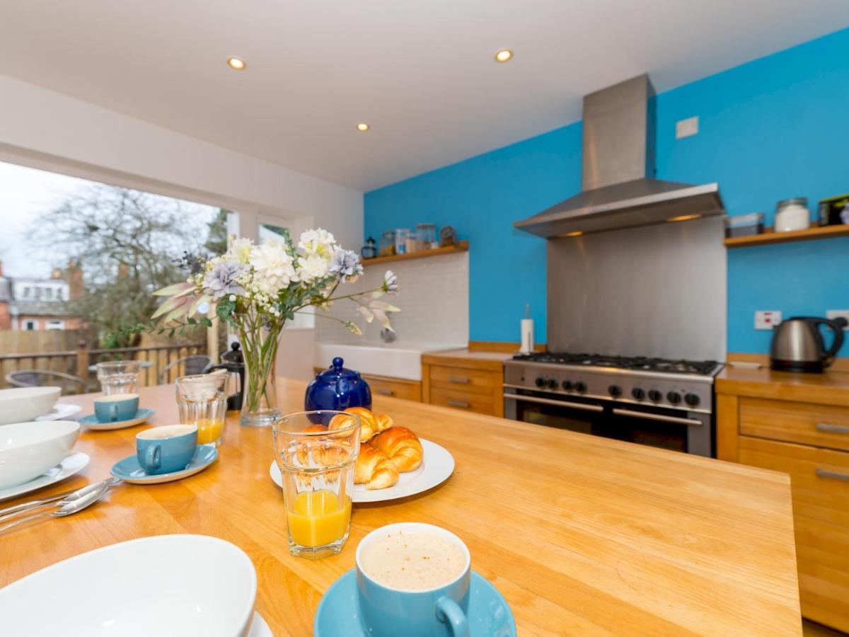 Pass The Keys 3 Storey Townhouse Shrewsbury Exteriör bild