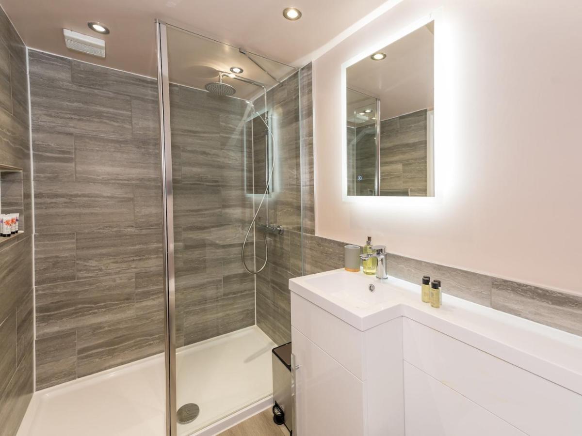 Pass The Keys 3 Storey Townhouse Shrewsbury Exteriör bild