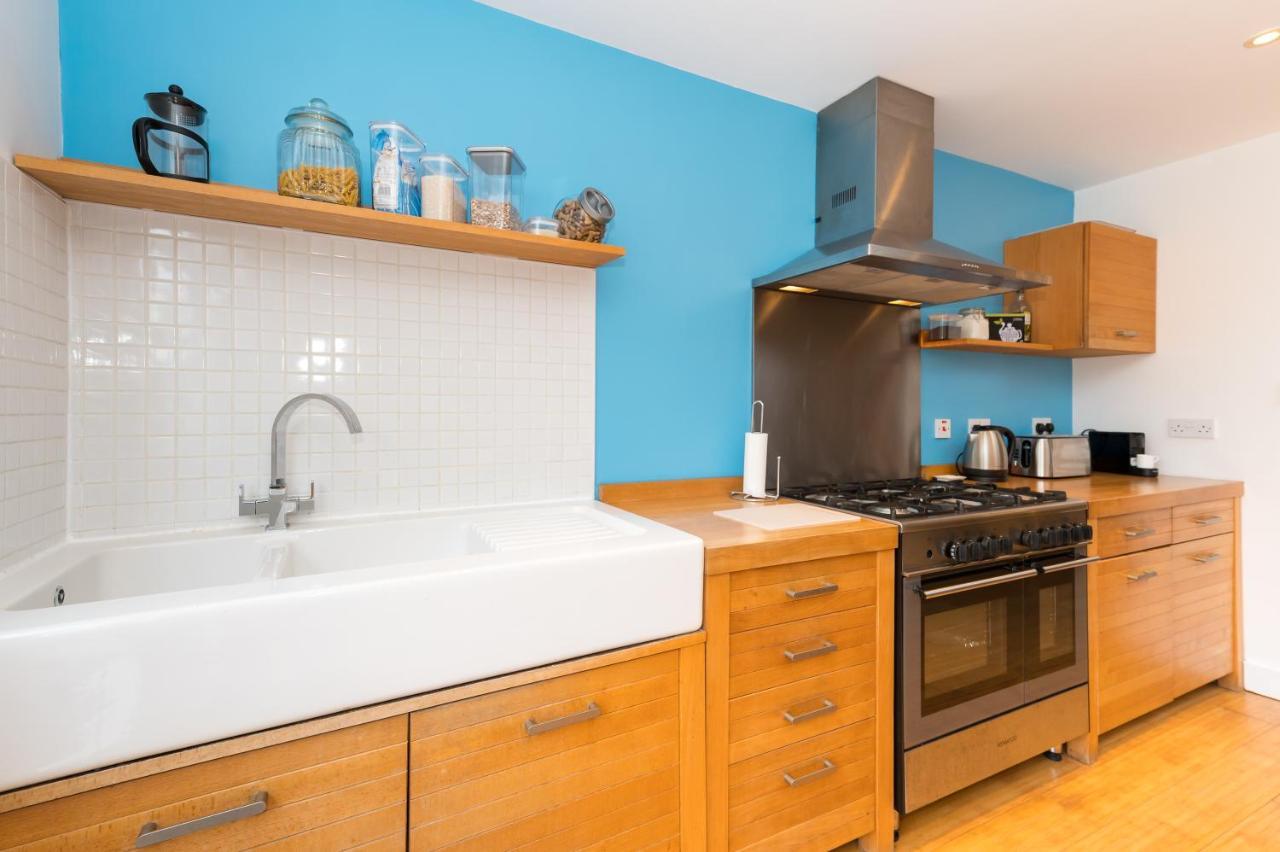 Pass The Keys 3 Storey Townhouse Shrewsbury Exteriör bild